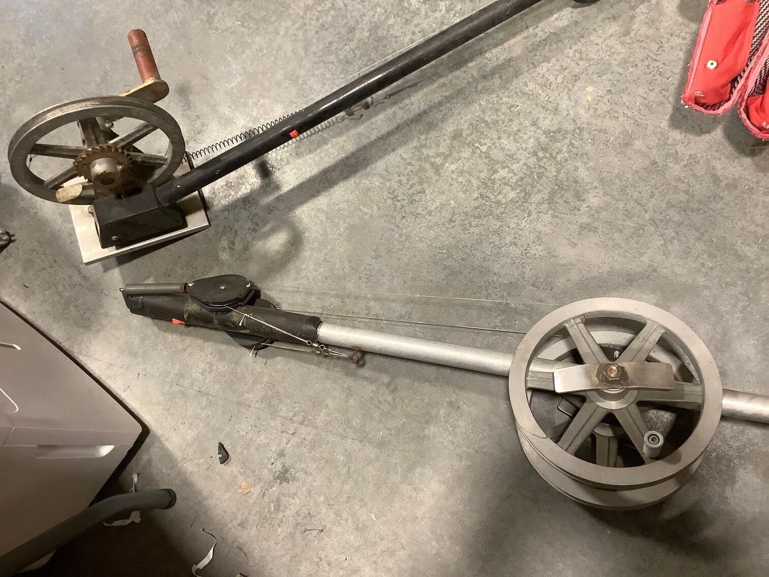 Image for Furniture, collectibles, household-New building south