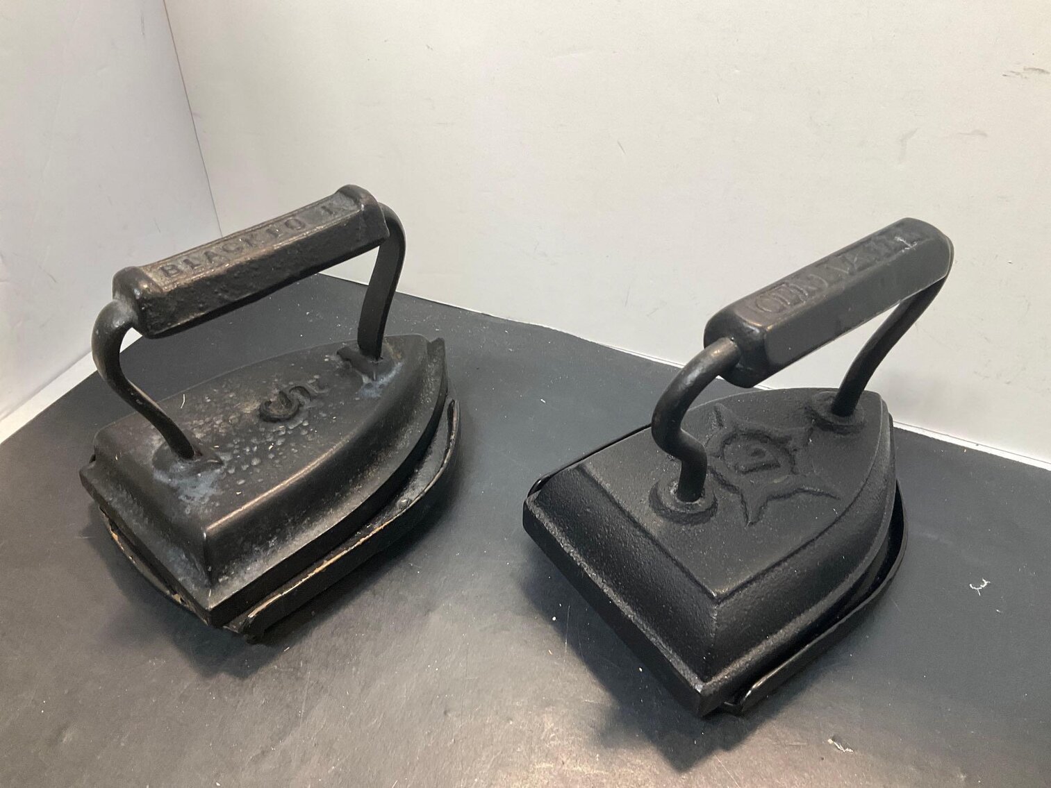 Image for Furniture, collectibles, household-New building south