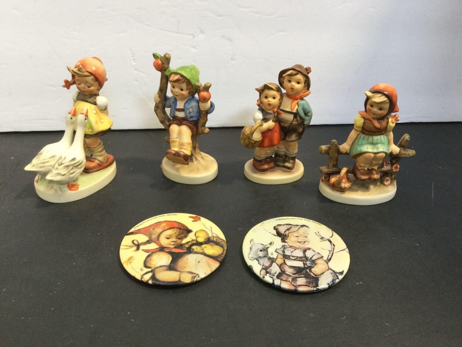 Image for Furniture, collectibles, household-New building south