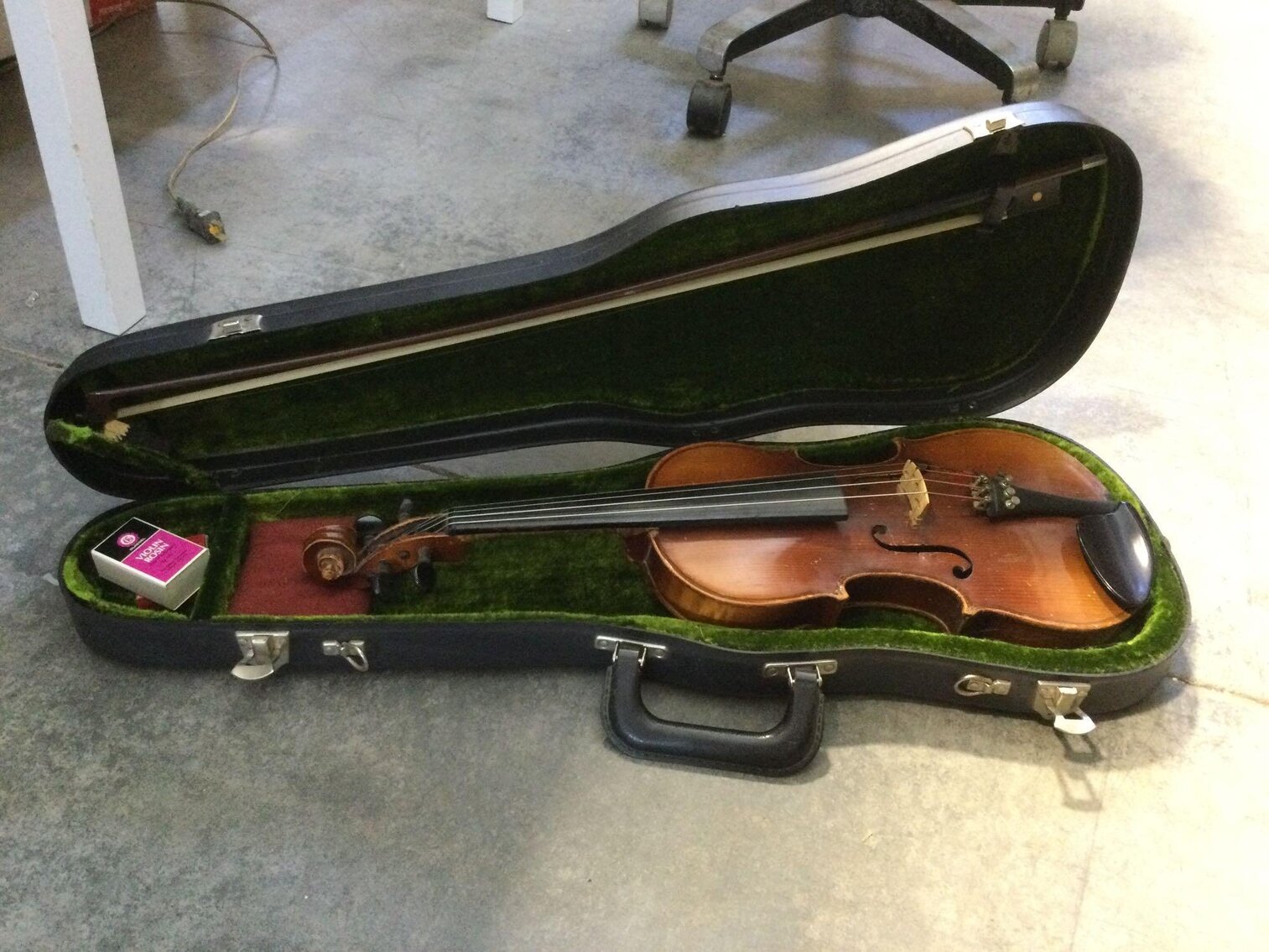 Image for Furniture, collectibles, household-New building south