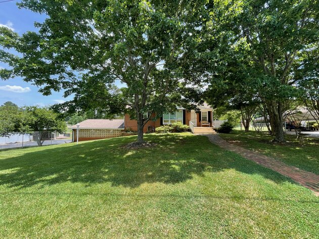 Image for Rockwell One Level on Basement Selling ABSOLUTE