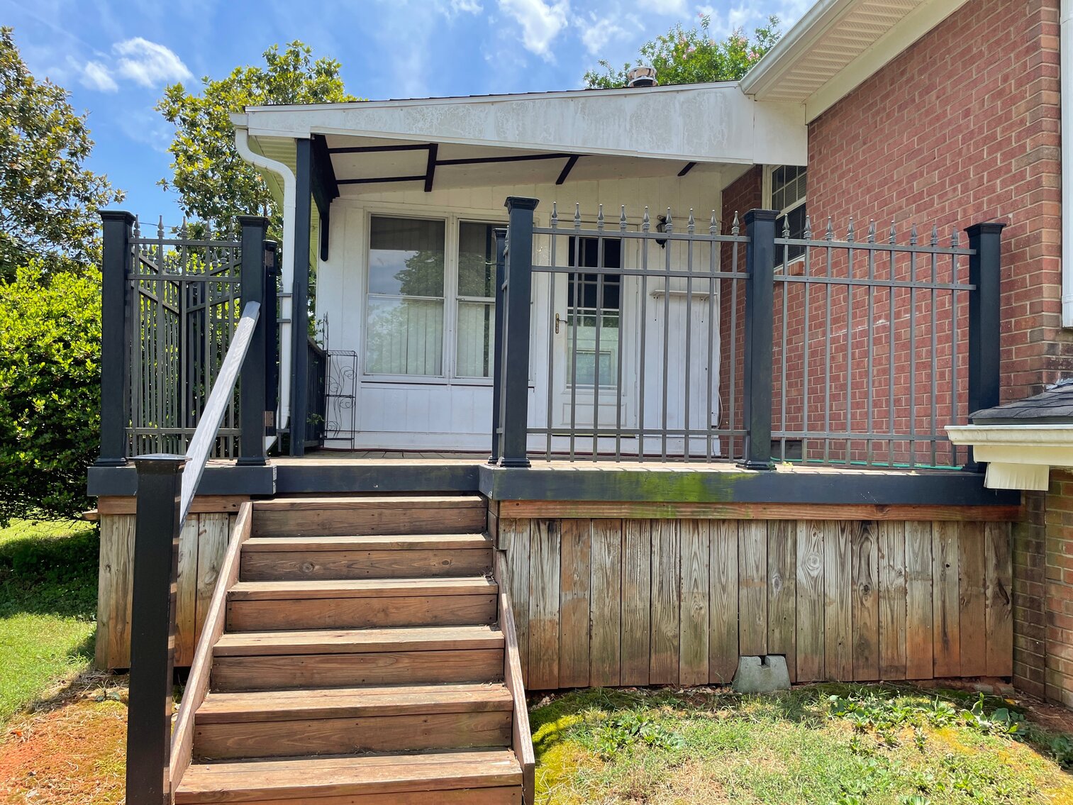 Rockwell One Level on Basement Selling ABSOLUTE