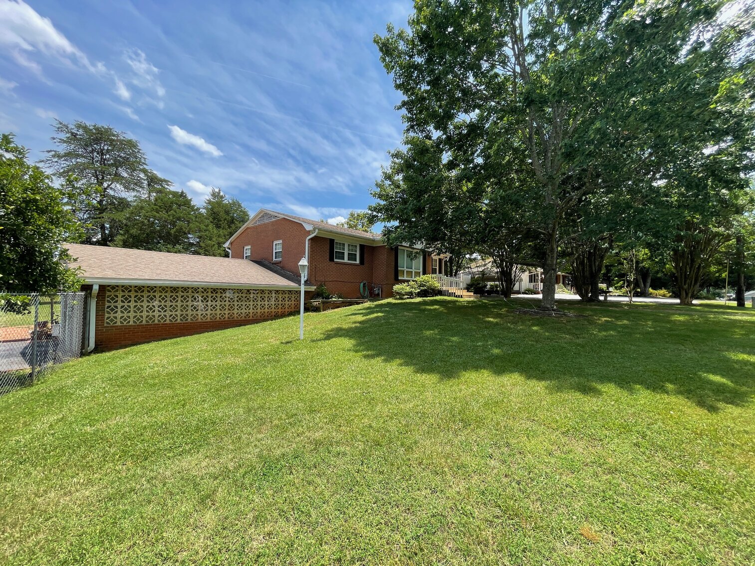 Rockwell One Level on Basement Selling ABSOLUTE
