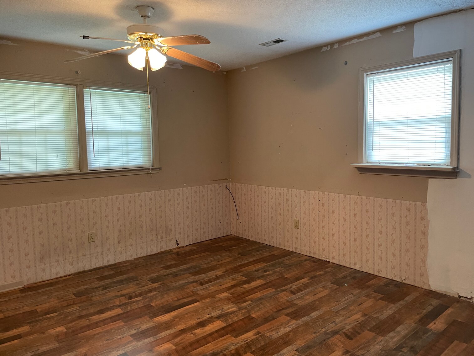 Rockwell One Level on Basement Selling ABSOLUTE