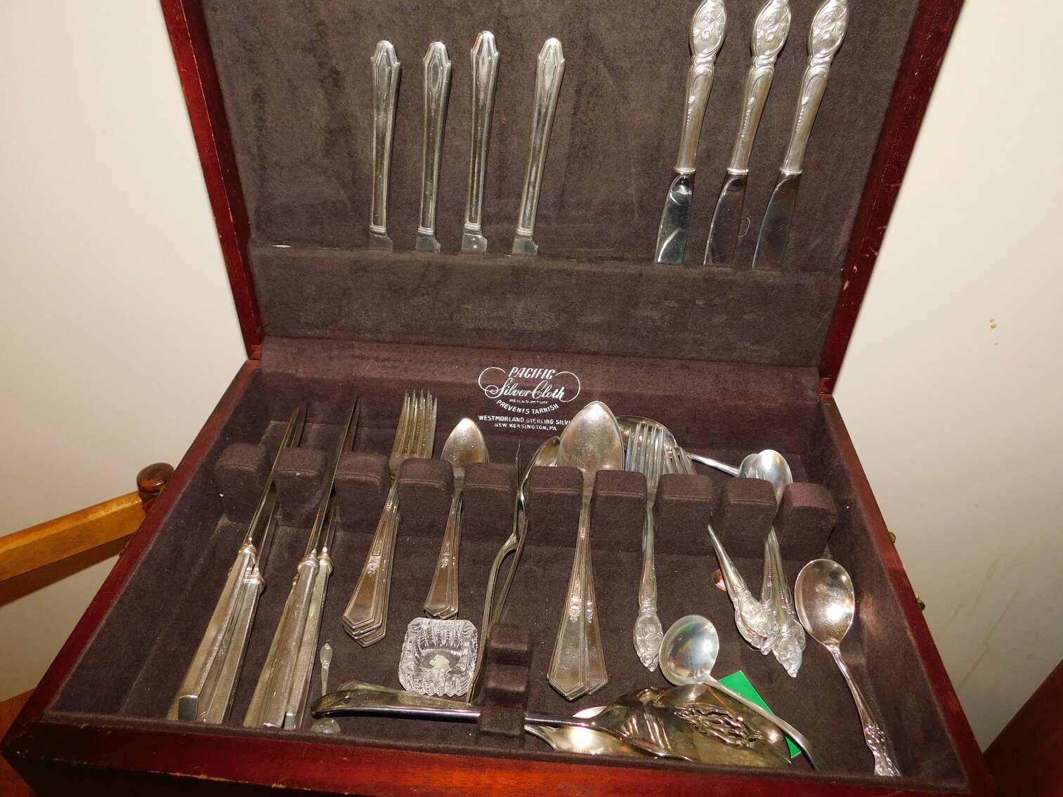 Image for Bridgeport, WV – Online Moving Auction: High Quality Furniture & Furnishings, Tools, Patio Furniture, and more!