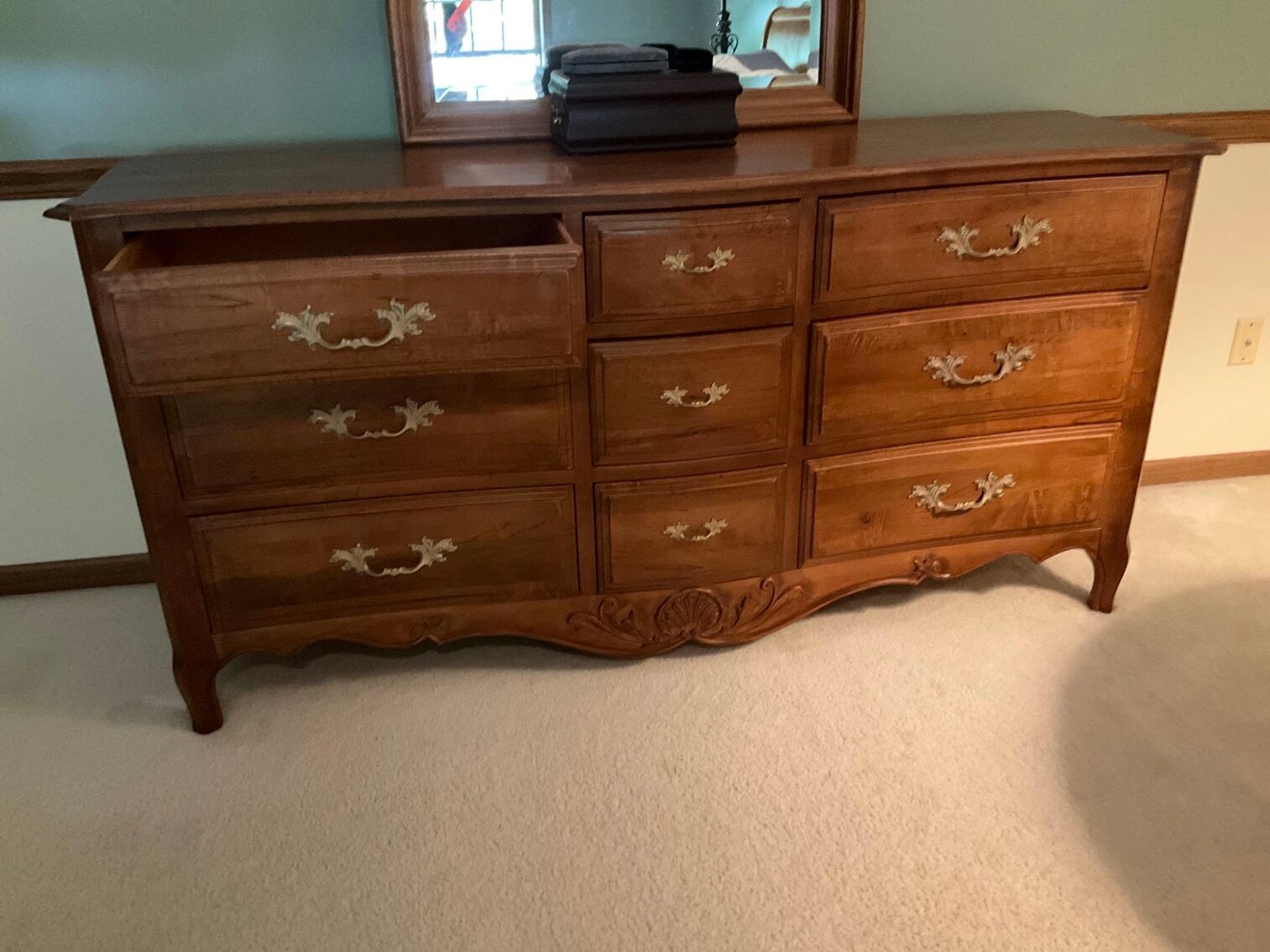 Image for Furniture, collectibles, household-459 Edgewood & green room