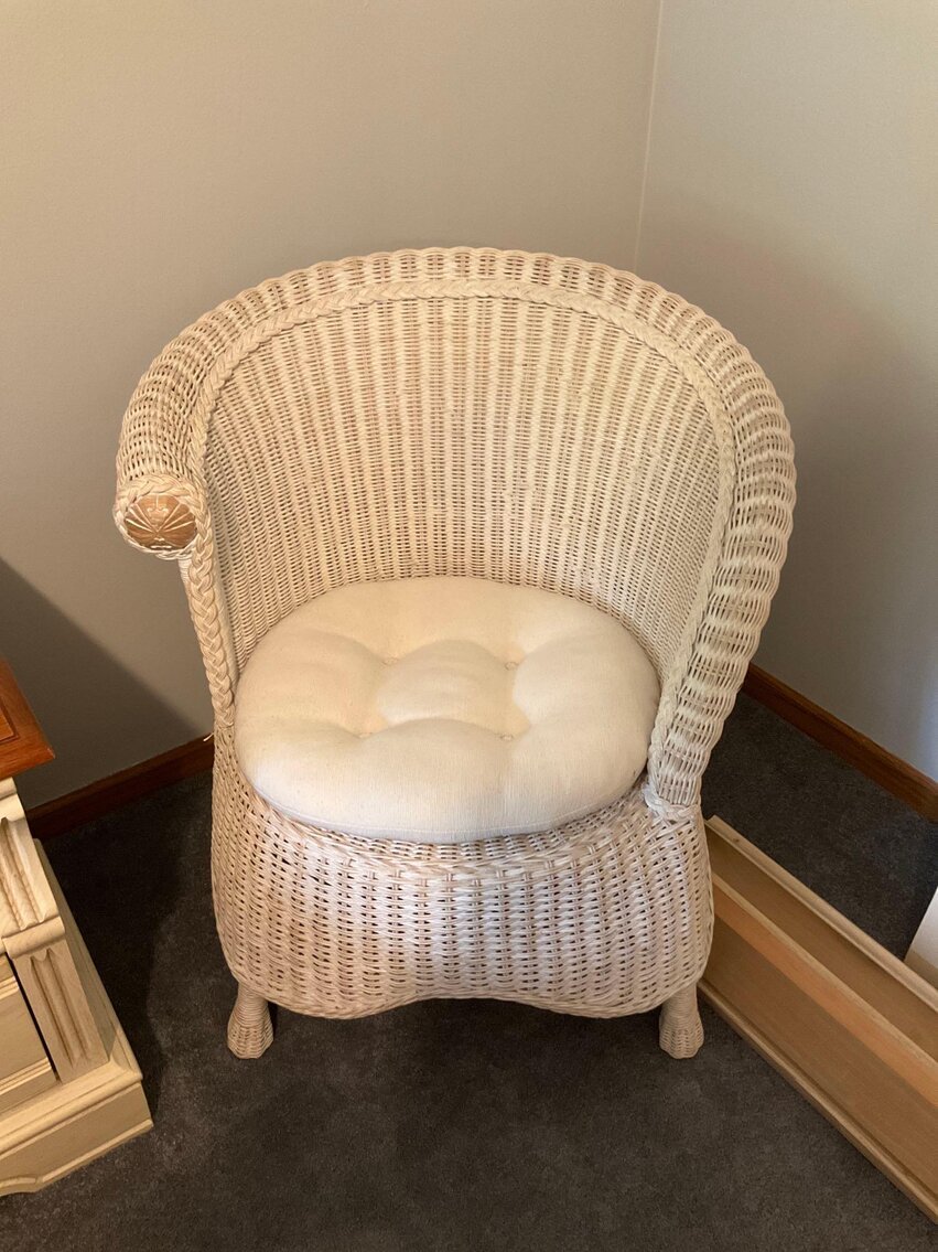 Image for Furniture, collectibles, household-459 Edgewood & green room