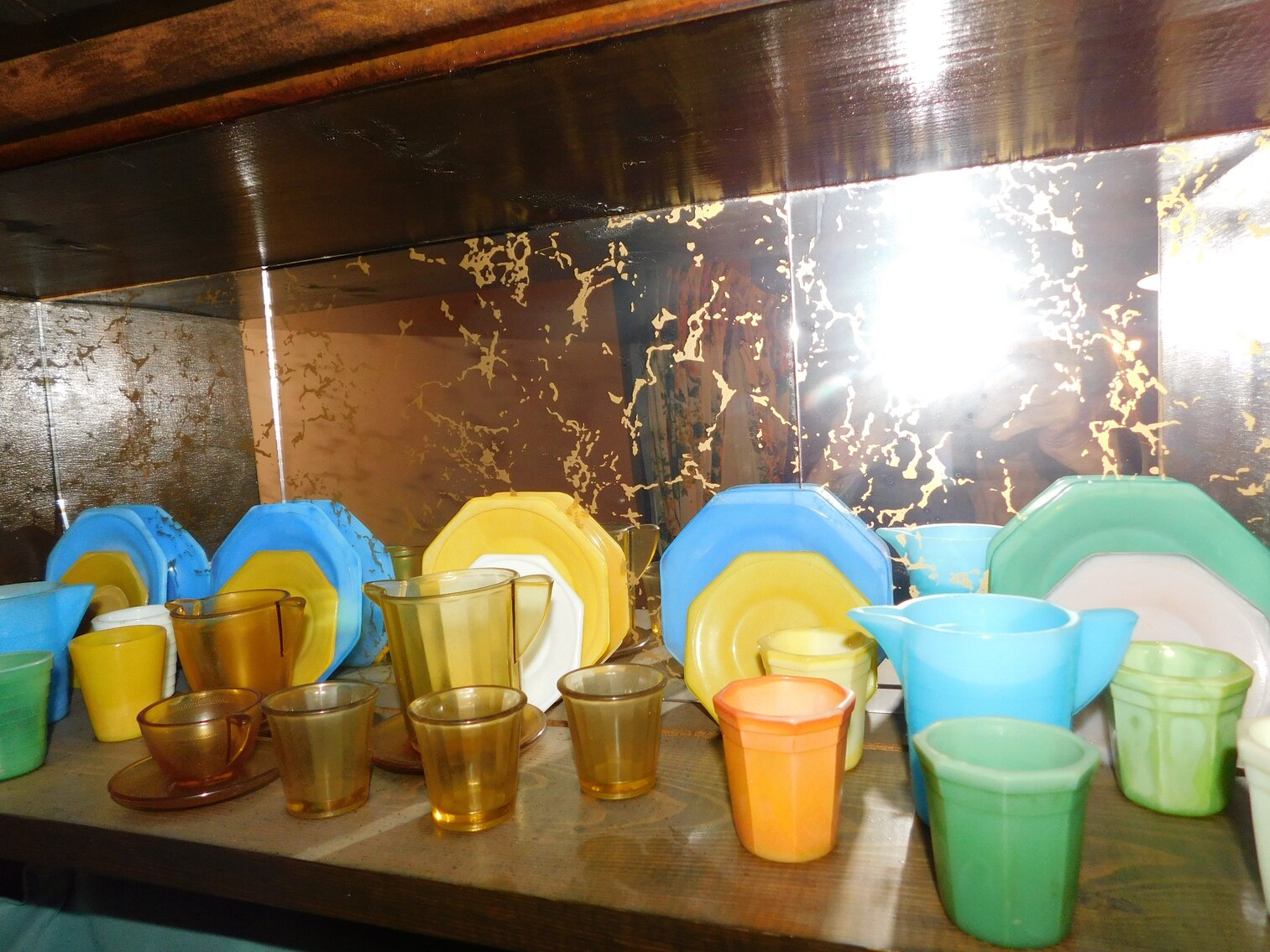 Image for Clarksburg, WV – Moving Auction! Over 400 Lots! Akro Agate, Cast Iron, Antiques, Collectibles, Furniture!