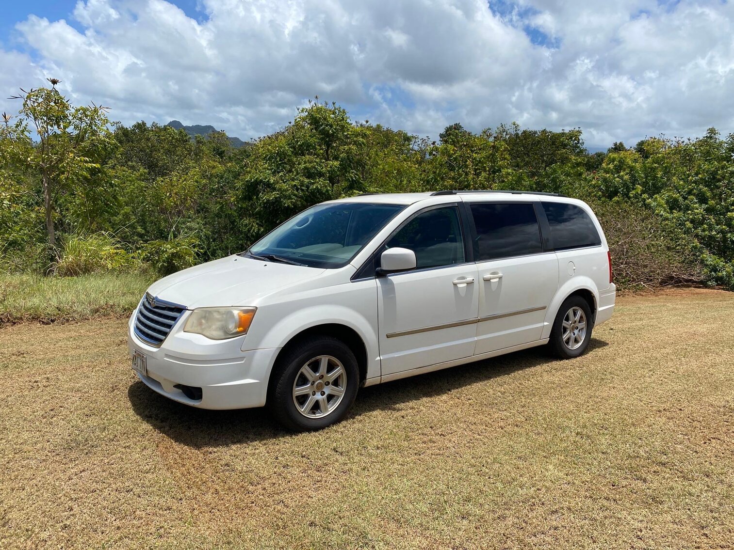 Image for 2010 Chrysler Town and Country Van (Hana Hou) 6/29