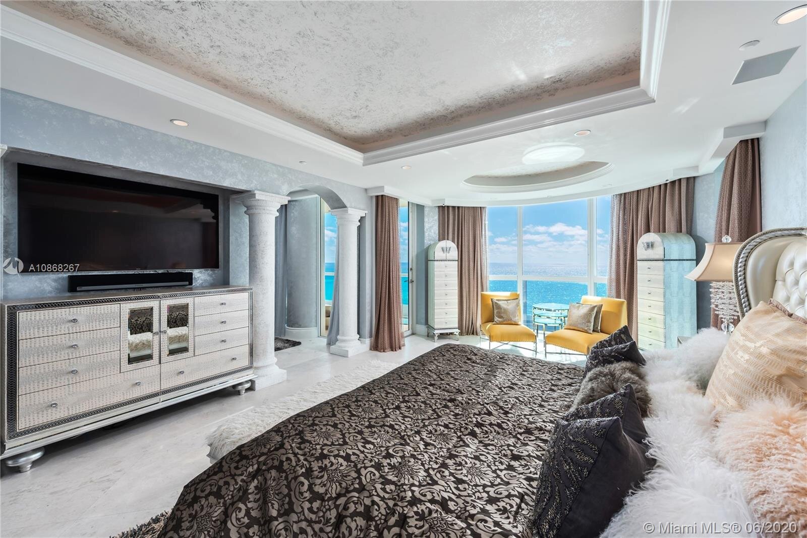 Image for Miami Beach $4.5 M Penthouse, Online Downsizing Auction
