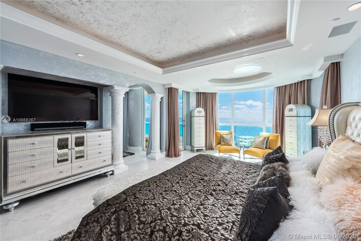 Image for Miami Beach $4.5 M Penthouse, Online Downsizing Auction