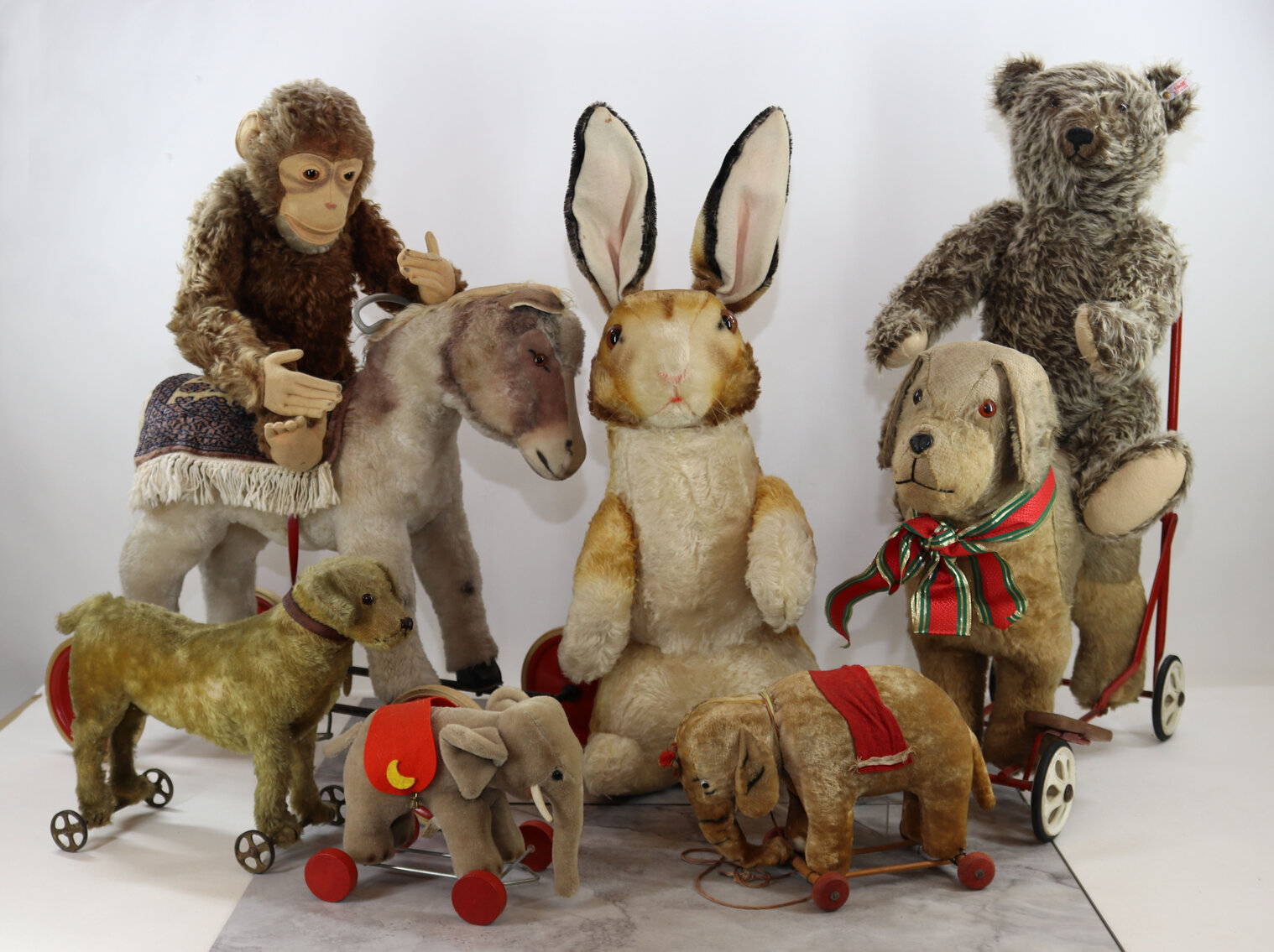 Image for Steiff: Antique and Vintage Bears and Others | July 26, 2022 at 8:00 PM