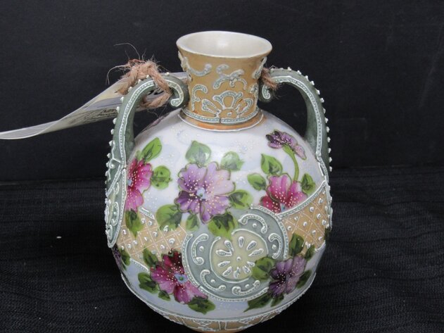 Image for Czech Glassware, Mccoy, Fenton, Hull Pottery, Van Briggle, Prints & More