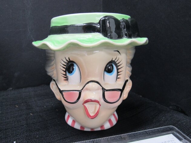 Image for Czech Glassware, Mccoy, Fenton, Hull Pottery, Van Briggle, Prints & More