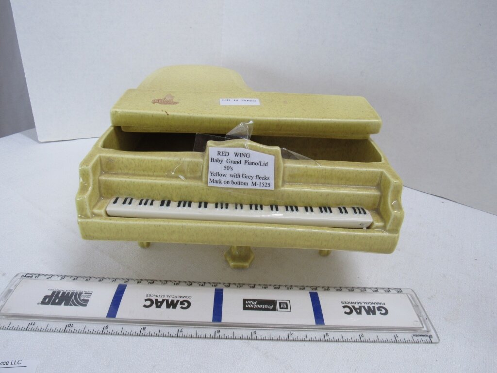 Image for Czech Glassware, Mccoy, Fenton, Hull Pottery, Van Briggle, Prints & More