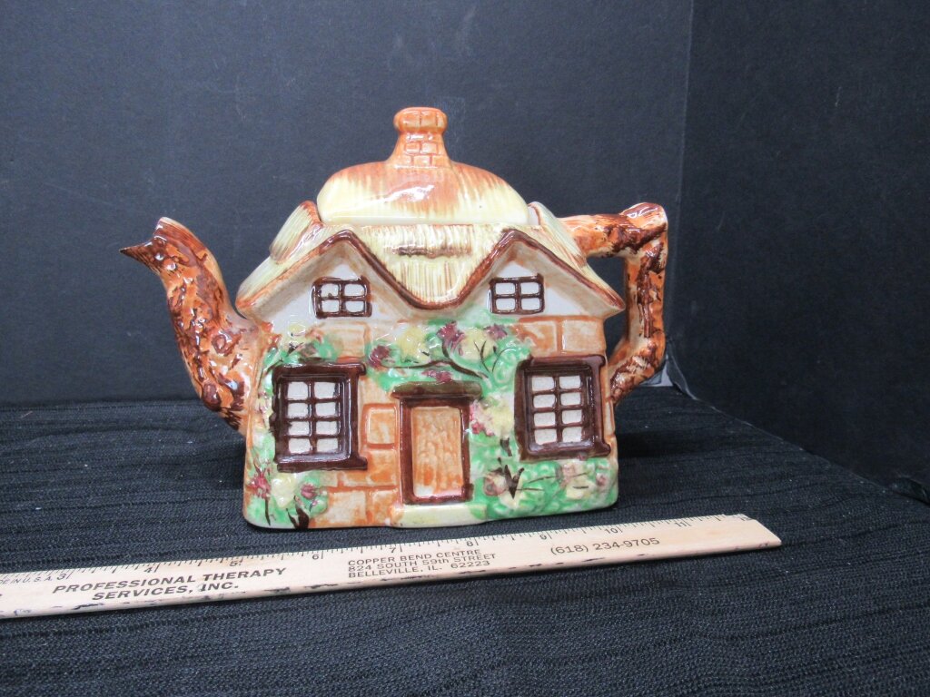 Image for Czech Glassware, Mccoy, Fenton, Hull Pottery, Van Briggle, Prints & More