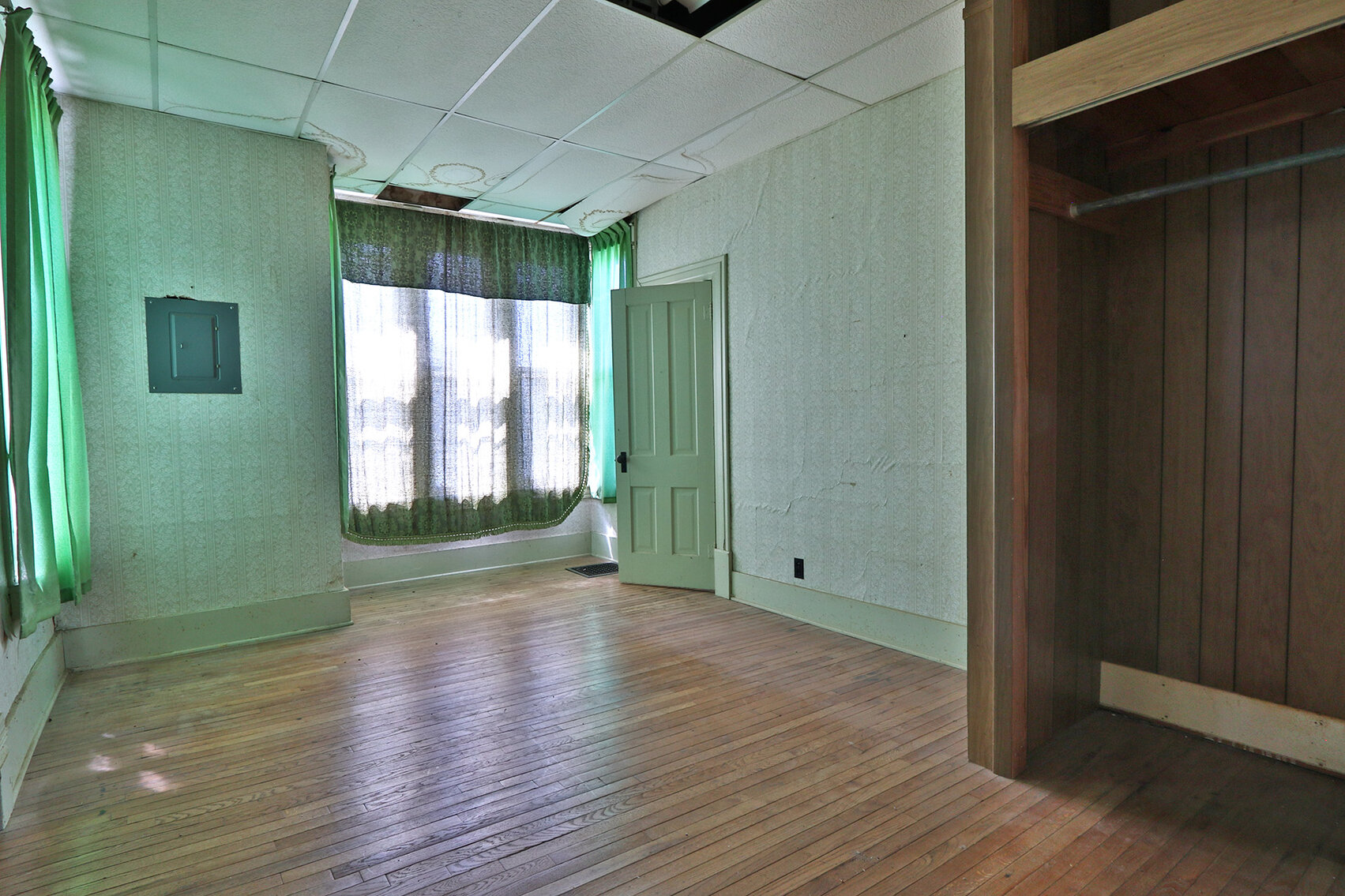 Image for Burrows Tracts Real Estate Online Only Residential Real Estate Auction 1043 7th Street, Pawnee City NE