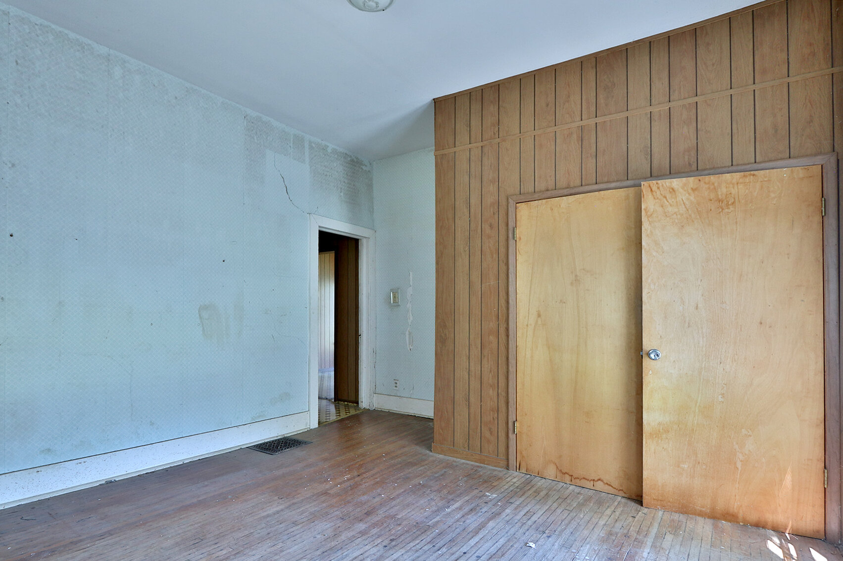 Image for Burrows Tracts Real Estate Online Only Residential Real Estate Auction 1043 7th Street, Pawnee City NE