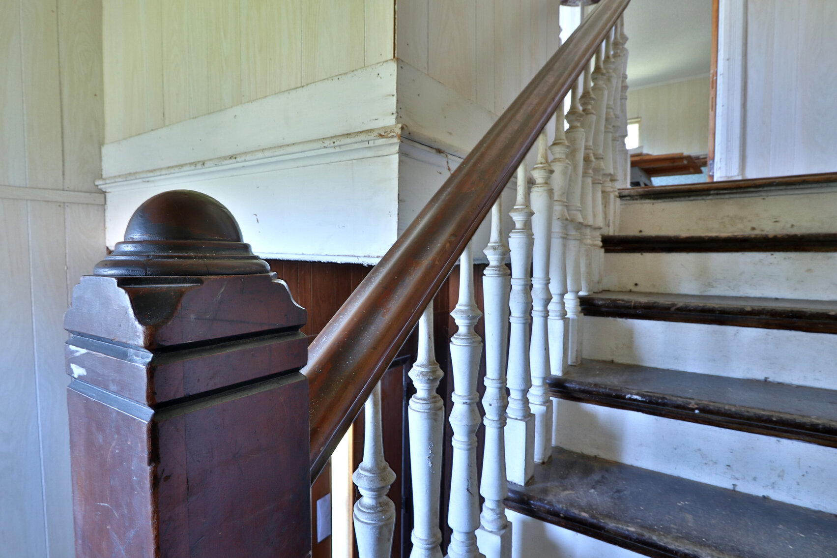 Image for Burrows Tracts Real Estate Online Only Residential Real Estate Auction 1043 7th Street, Pawnee City NE