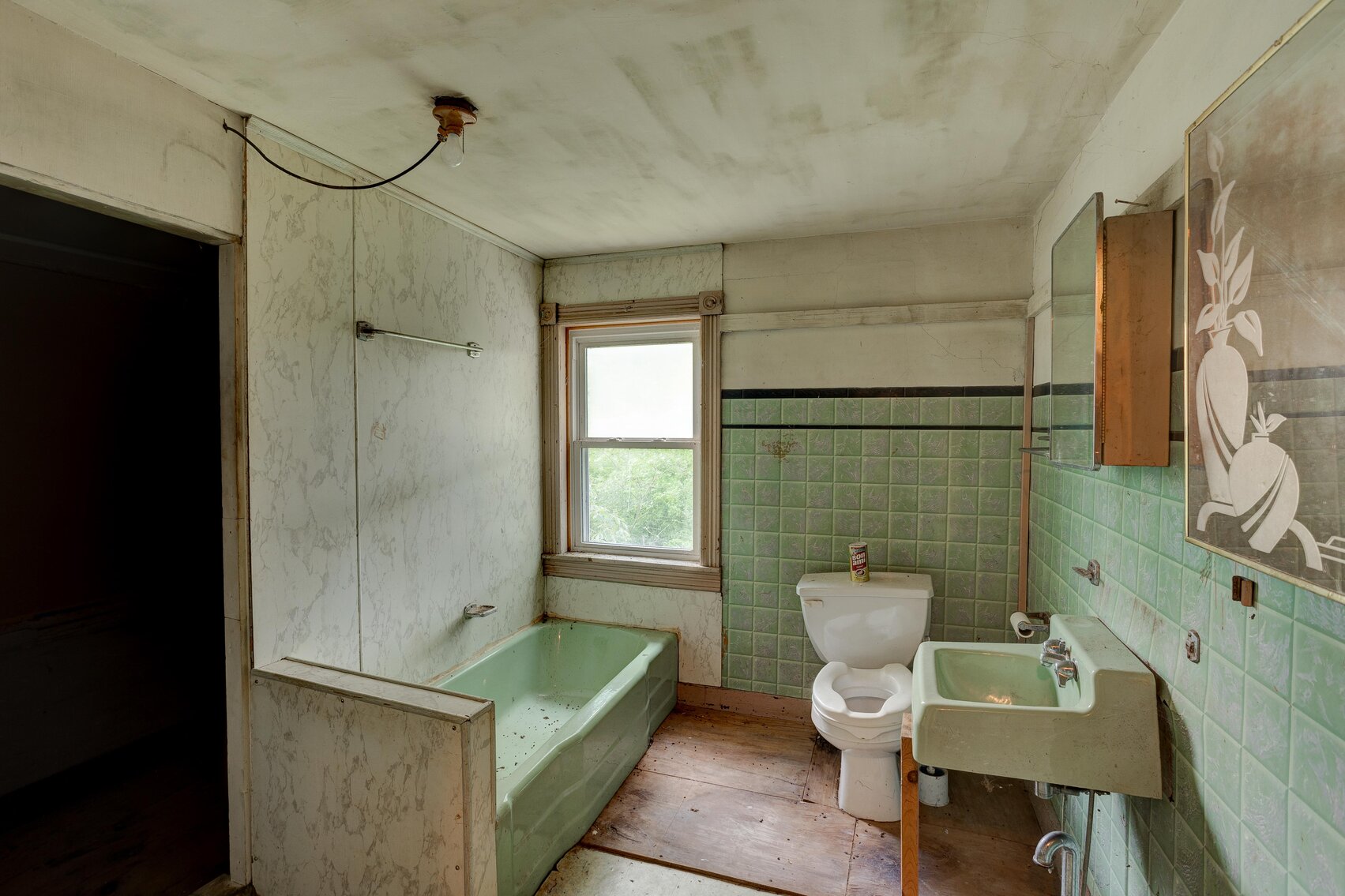 Image for Real Estate Auction - Fixer Upper Farmhouse on 37 acres with Barn