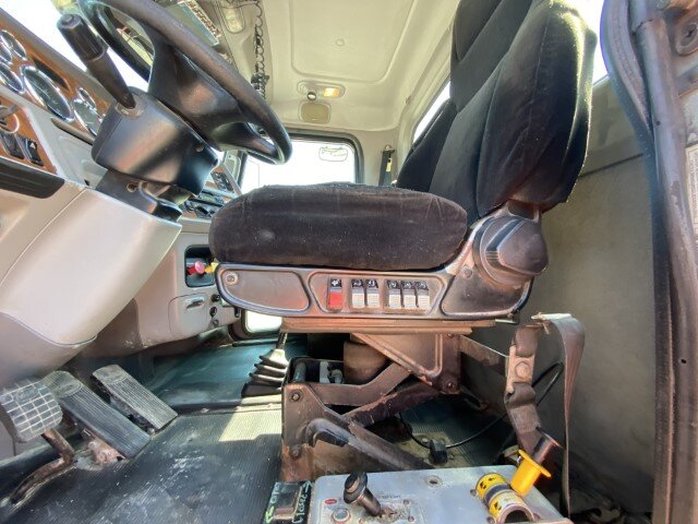 Image for 2006 Peterbilt 385