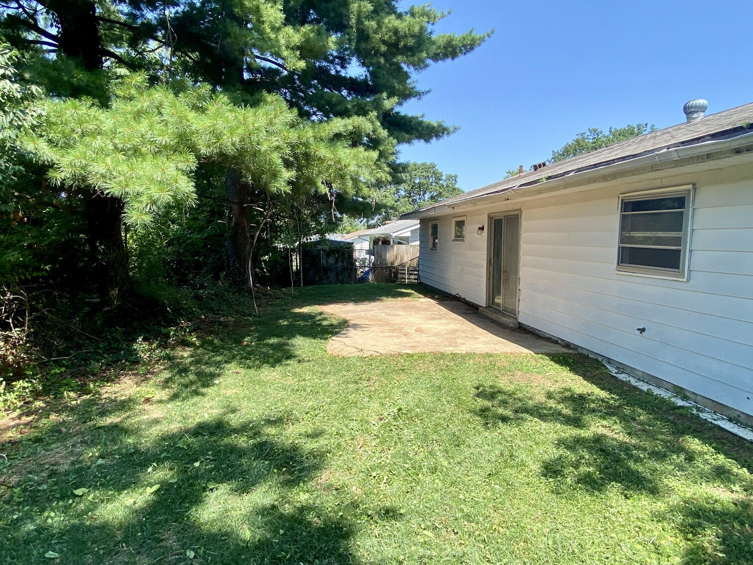 Image for 3 BR/1.5 BA Home in the Heart of Eastern Loudoun County & Dulles Corridor--SELLS to the HIGHEST BIDDER!!