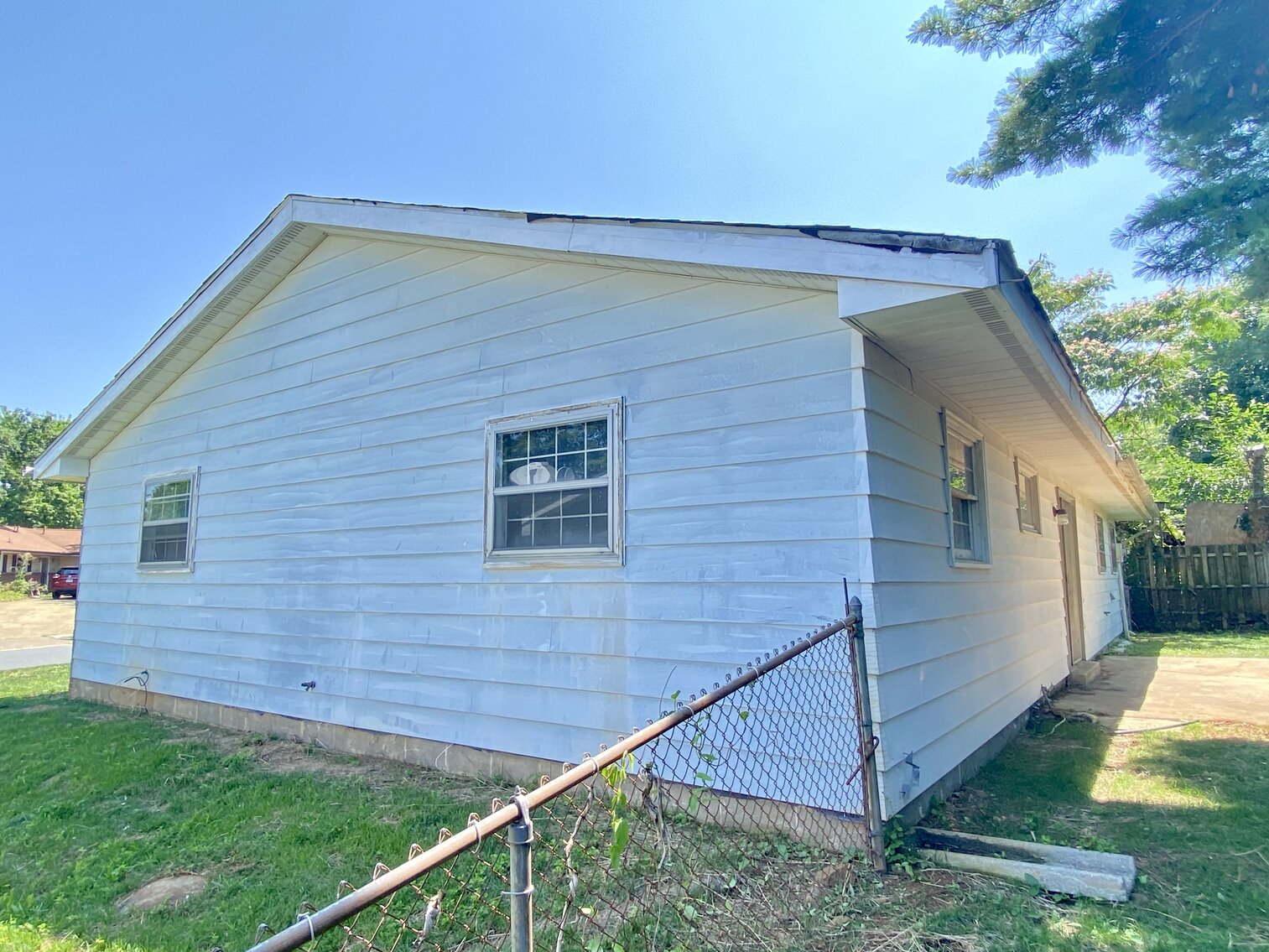 Image for 3 BR/1.5 BA Home in the Heart of Eastern Loudoun County & Dulles Corridor--SELLS to the HIGHEST BIDDER!!