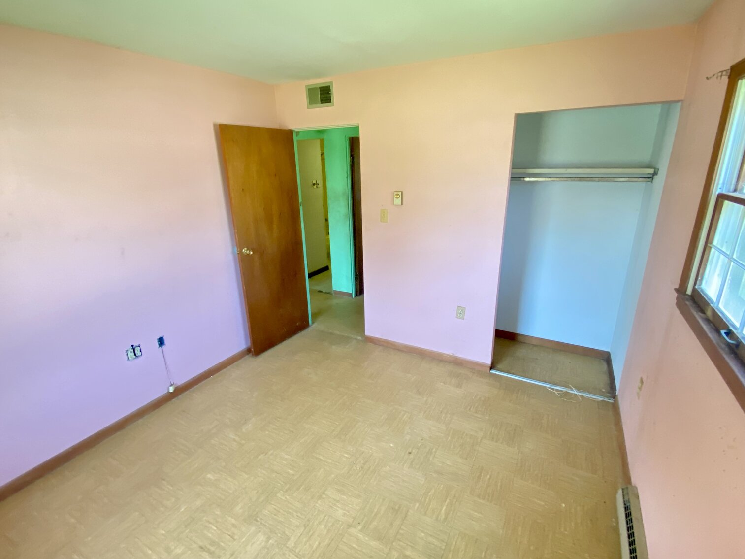 Image for 3 BR/1.5 BA Home in the Heart of Eastern Loudoun County & Dulles Corridor--SELLS to the HIGHEST BIDDER!!