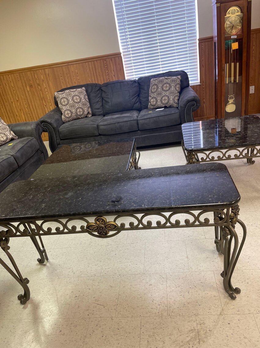 Image for 2006 Jeep Commander, Office / School Equipment and Furniture, Electronics, and Home Decor (Secor)