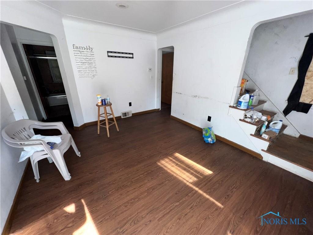 Image for MINIMUM BID AUCTION $55,000! 949 Fries Ave