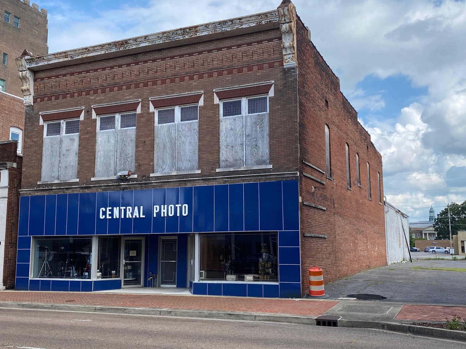 Image for ABSOLUTE ESTATE AUCTION 618 & 620 BROADWAY PADUCAH