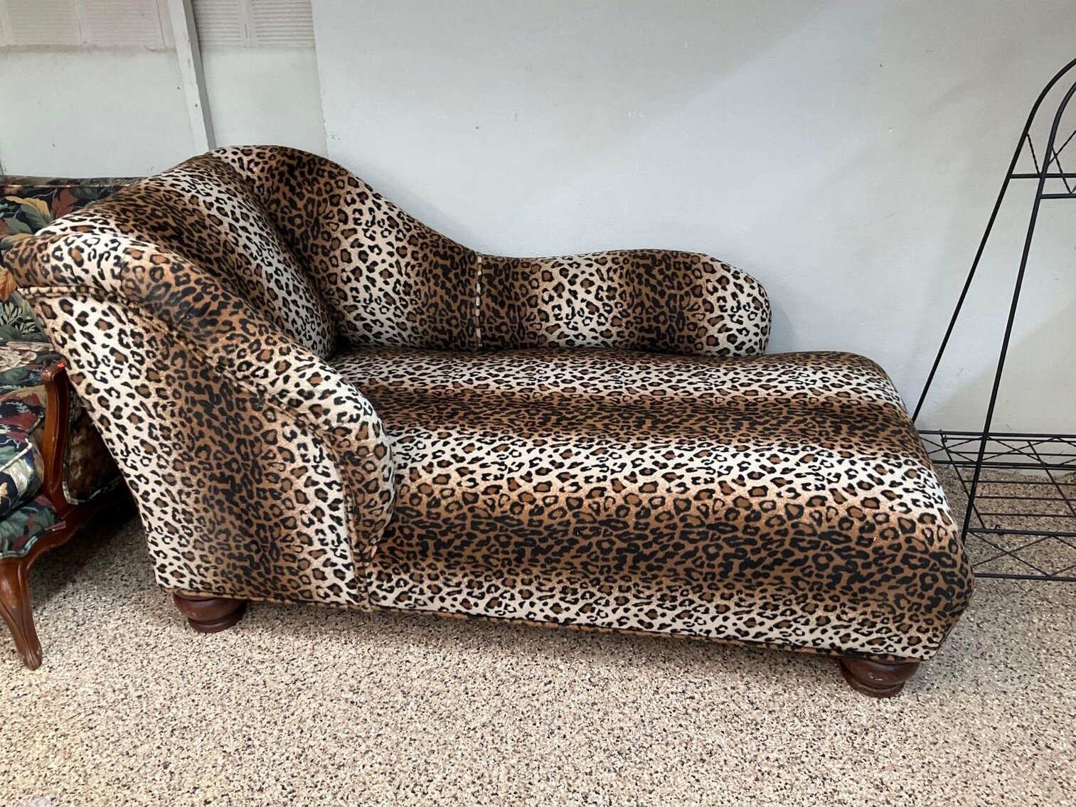 Image for Vehicle, Furniture, collectibles, household-Main front