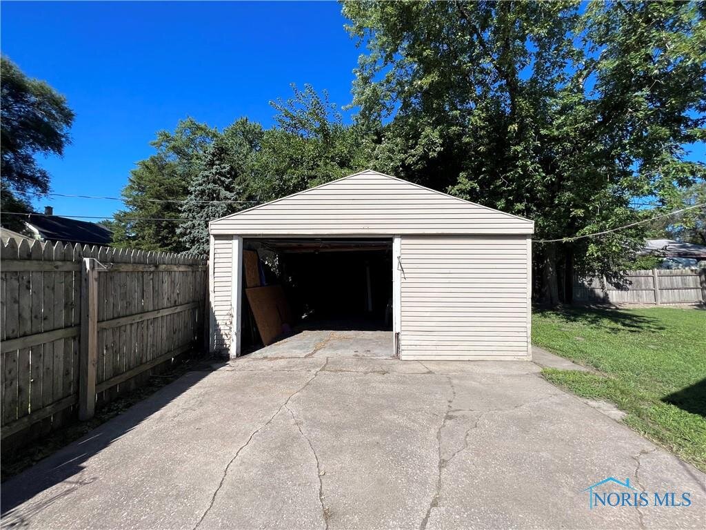 Image for MINIMUM BID AUCTION $39,000! 2039 Autokee St