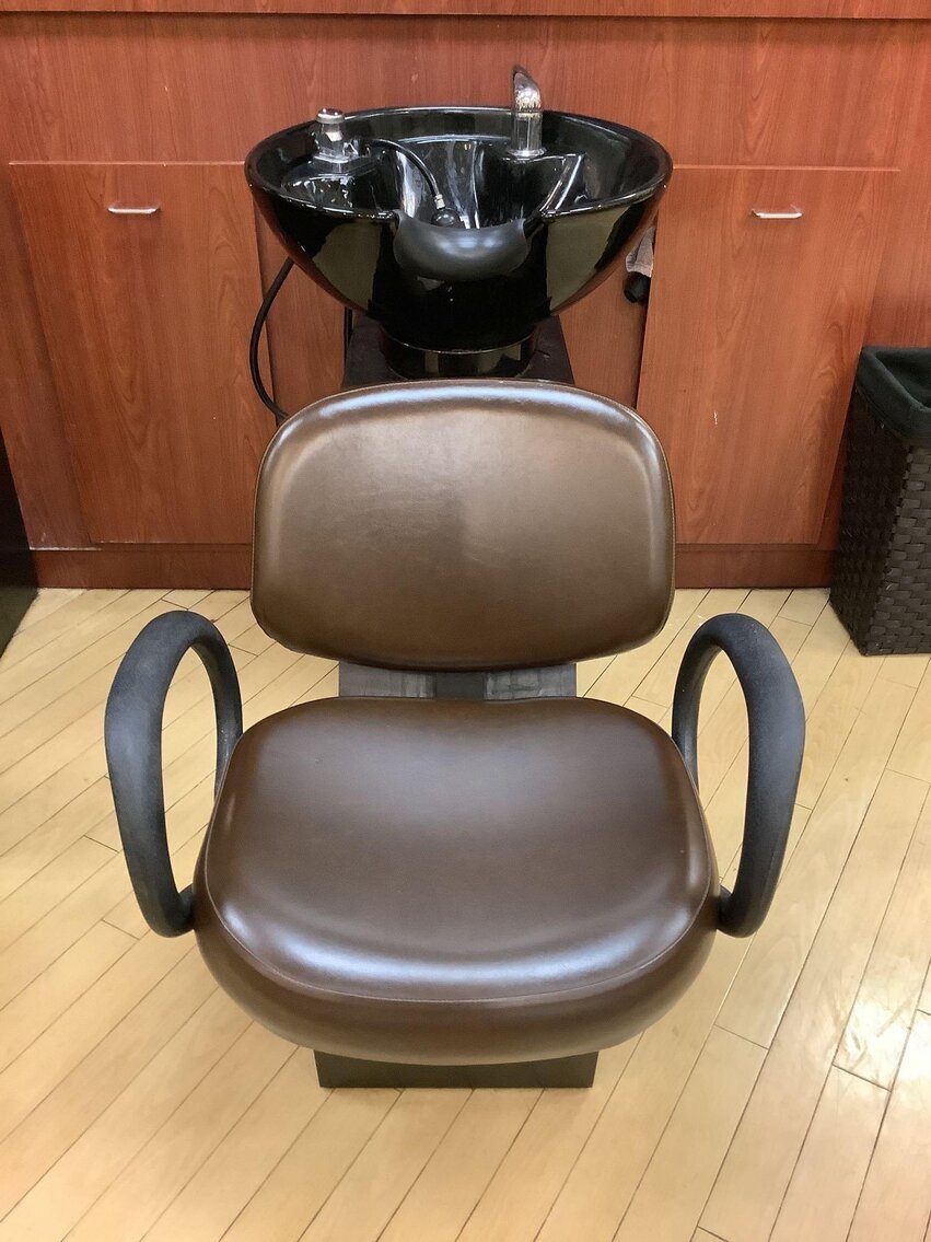 Essentials Salon & Day Spa in Doylestown, PA Business Liquidation Auction