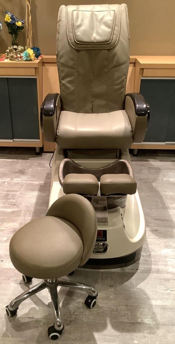 Essentials Salon & Day Spa in Doylestown, PA Business Liquidation Auction