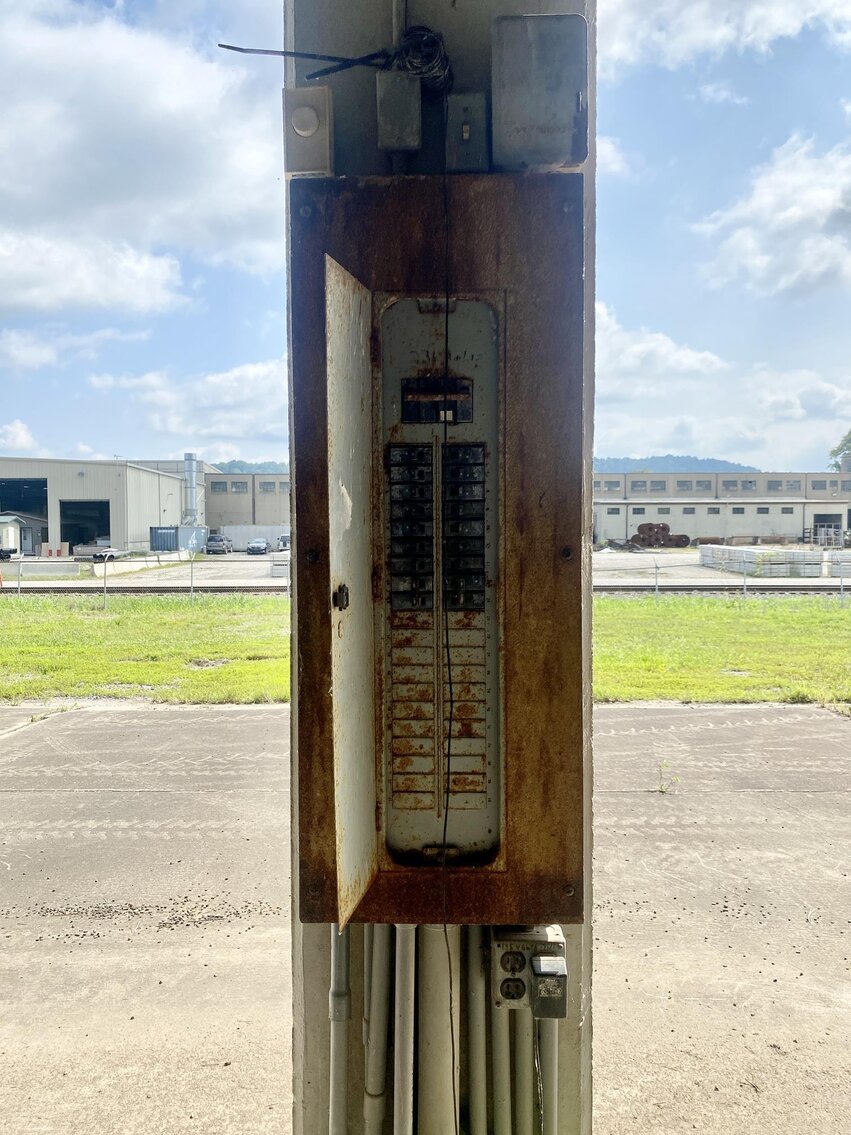 Image for SOLD $297,000 - 9.8 Acre Industrial Complex Selling to the Highest Bidder