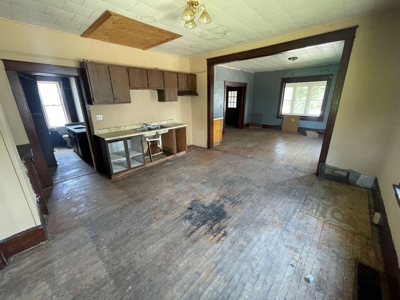 Image for CASH ONLY Real Estate Located at 19 5th Street Clintonville