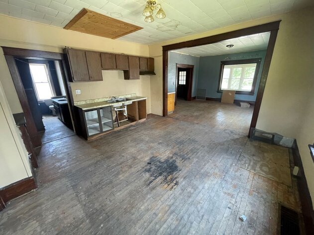 Image for CASH ONLY Real Estate Located at 19 5th Street Clintonville