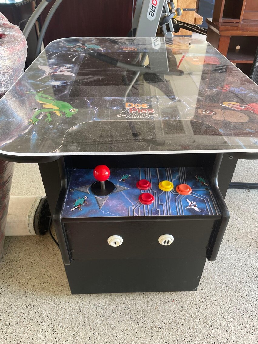 Image for Furniture, collectibles, household-Manitowoc