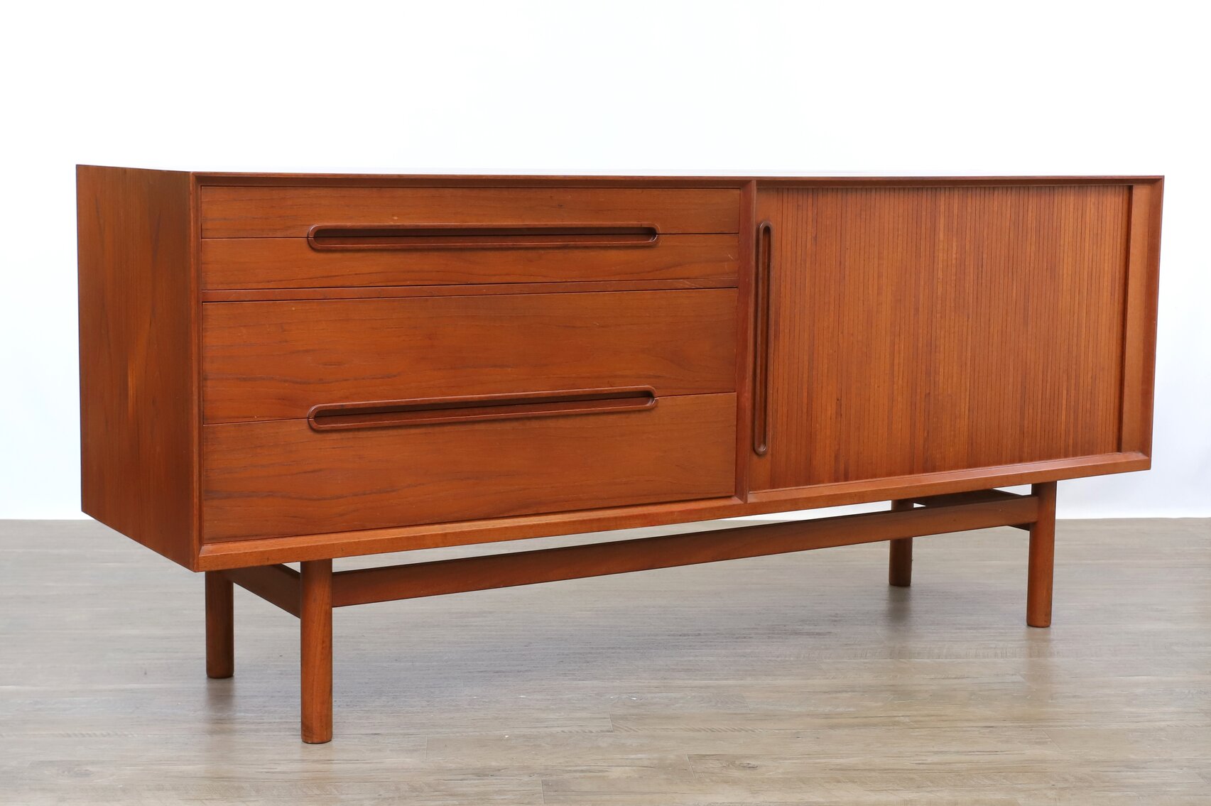 Image for Mid-Century Modern Design | September 8, 2022 at 10:00 AM