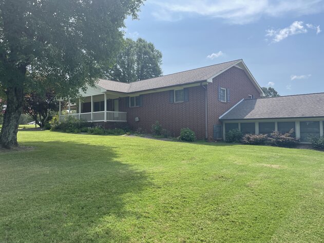 Image for House, Acres & Buildings, Southern Davie County