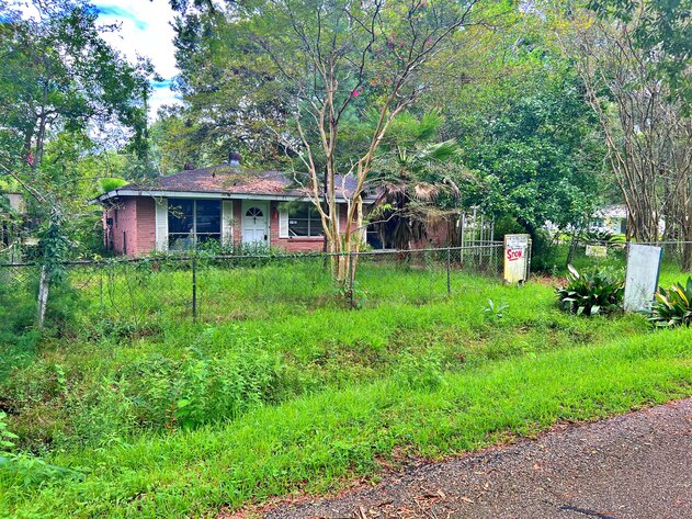 Image for SOLD! $78,100 - Denham Springs Fixer Upper
