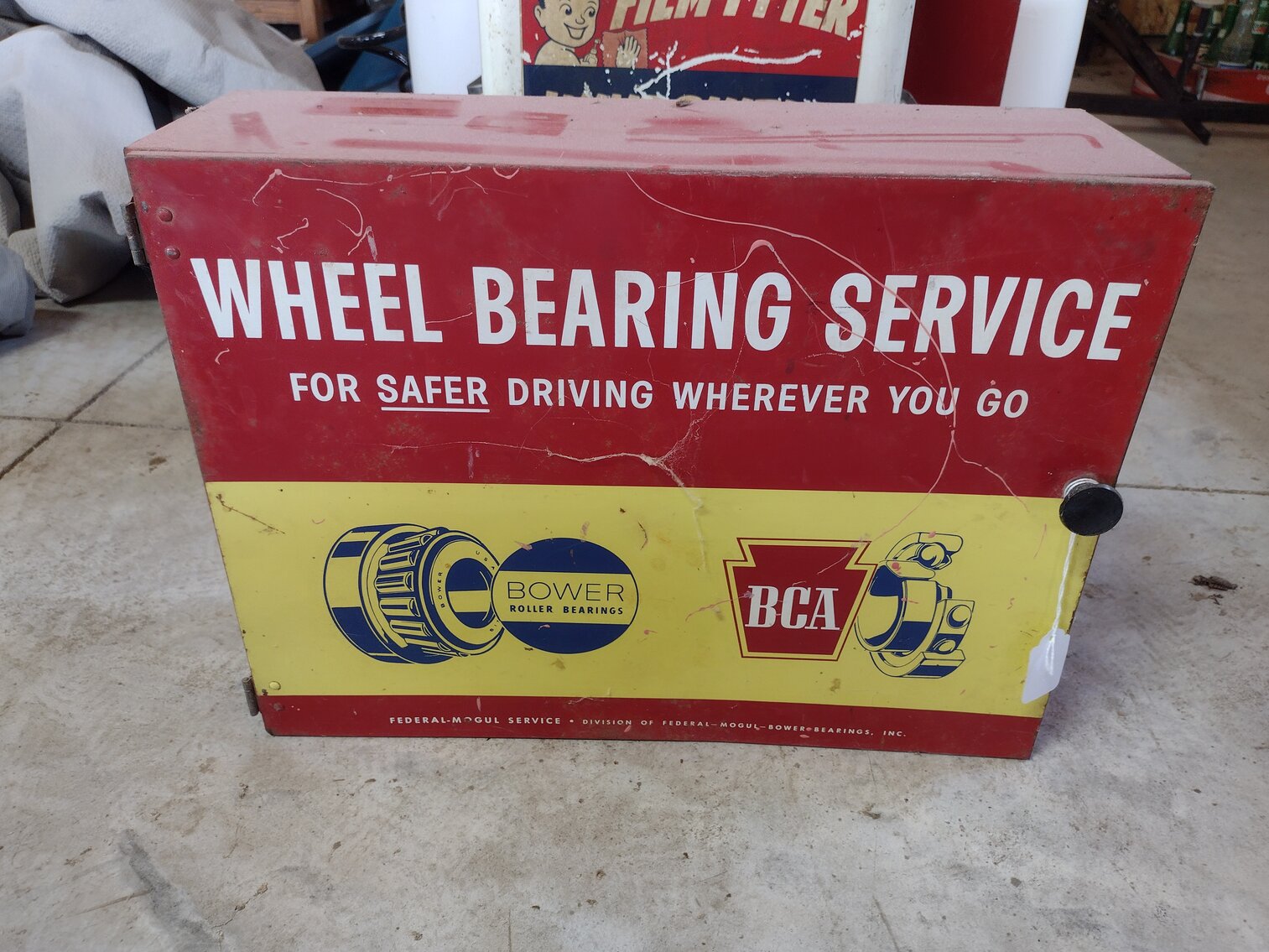'79 MGB Roadster, Guns, Jukebox, Hustler Lawnmower, Advertising Memorabilia, Furniture and much more! Online only auction! photo 7