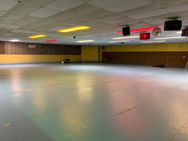 Image for Commercial Building - 7,658 sq ft on 2 acres - Skating Center