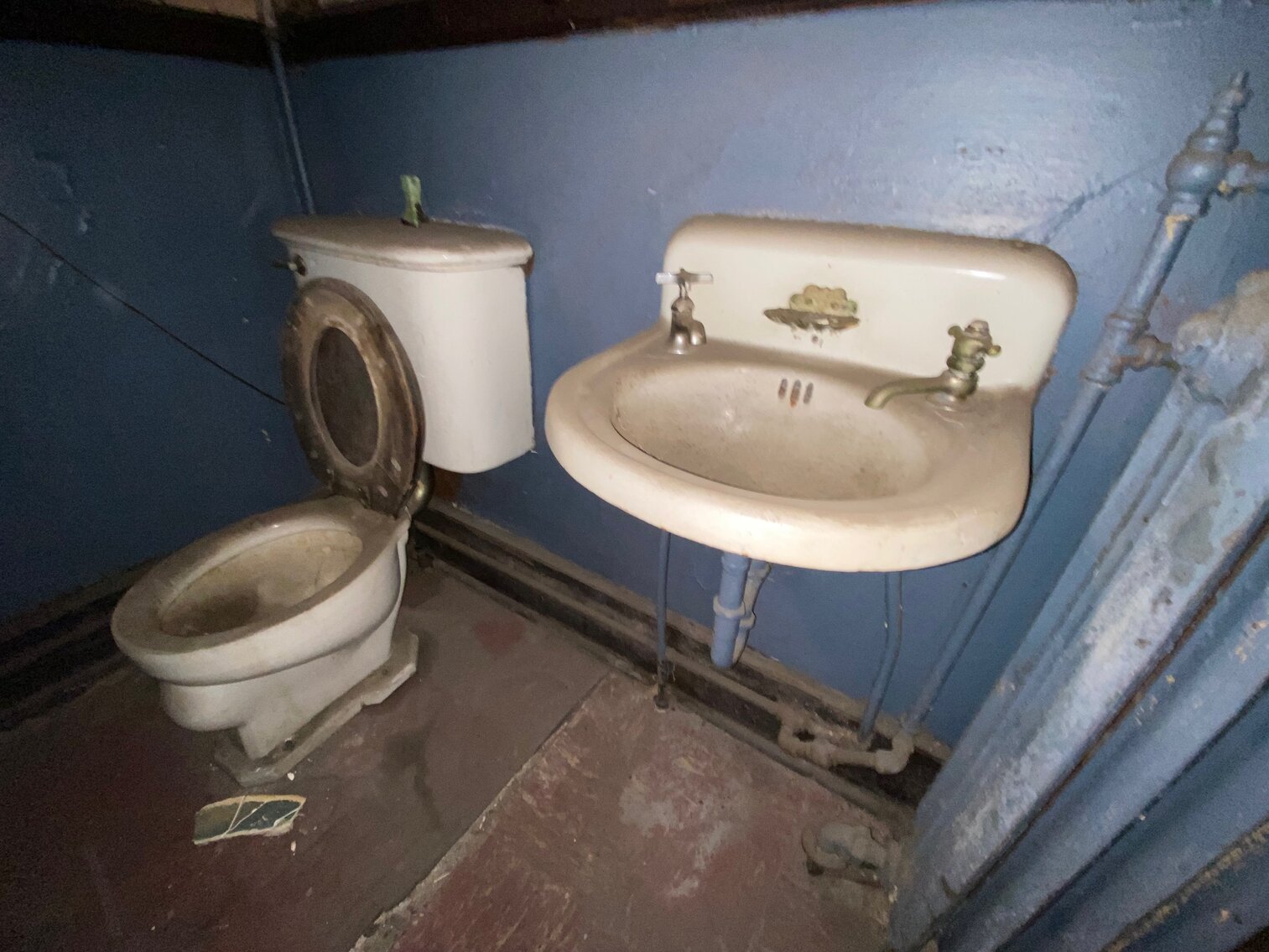 Image for ABSOLUTE ESTATE AUCTION 618 & 620 BROADWAY PADUCAH