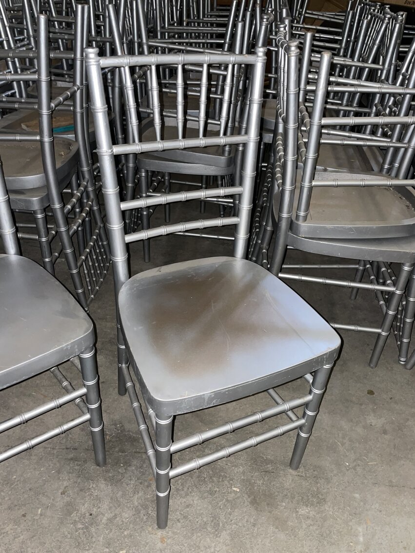 Image for 190 Chiavari Even Chairs, 150 Event Chairs - Online Auction