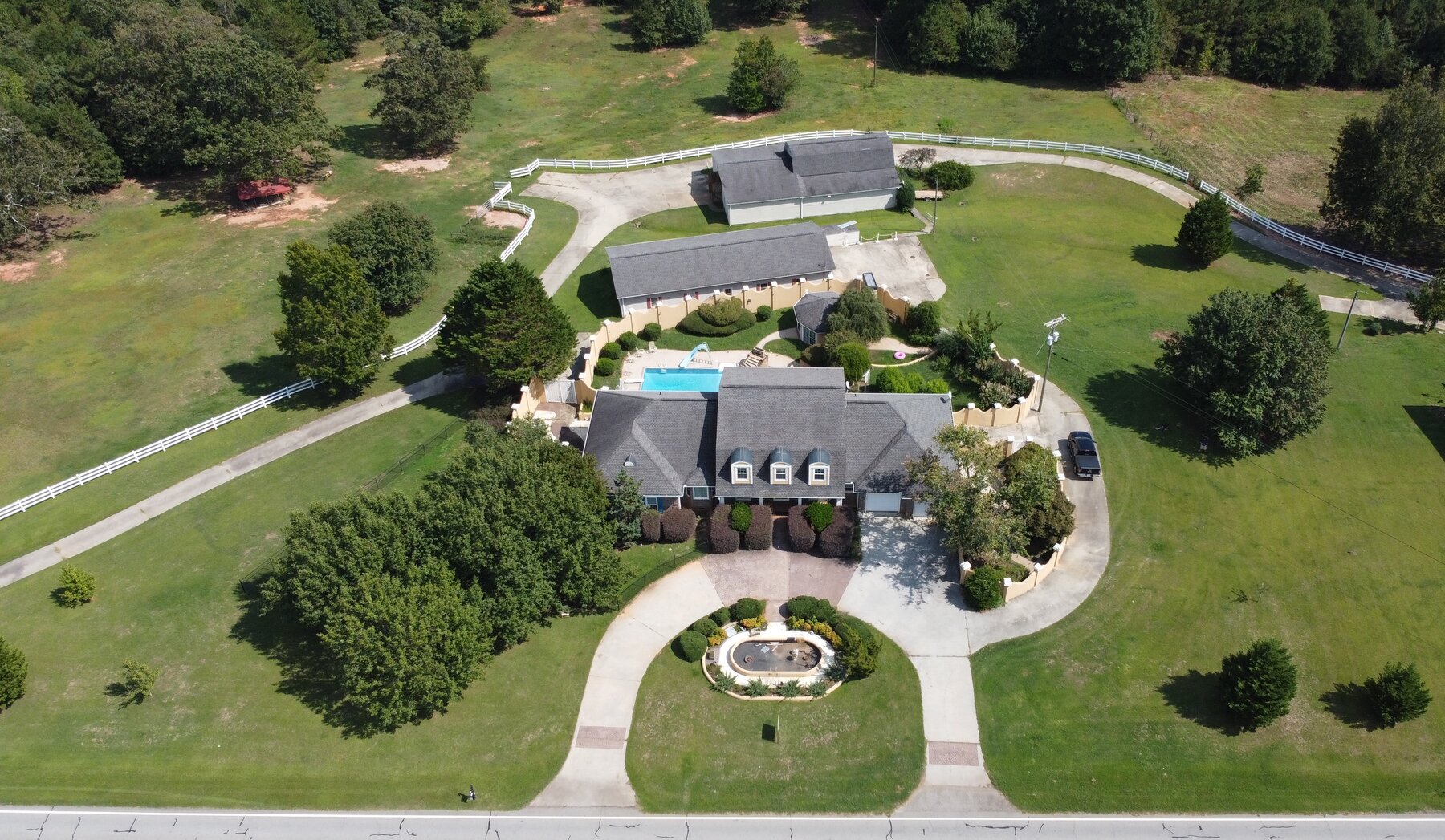 Image for Country Estate on 11.92 +/- Acres
