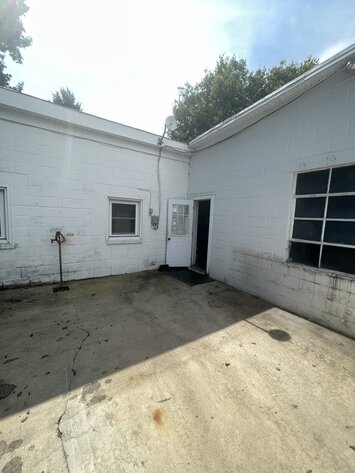 Image for 3 Bay Commercial Building in Downtown Luray, VA