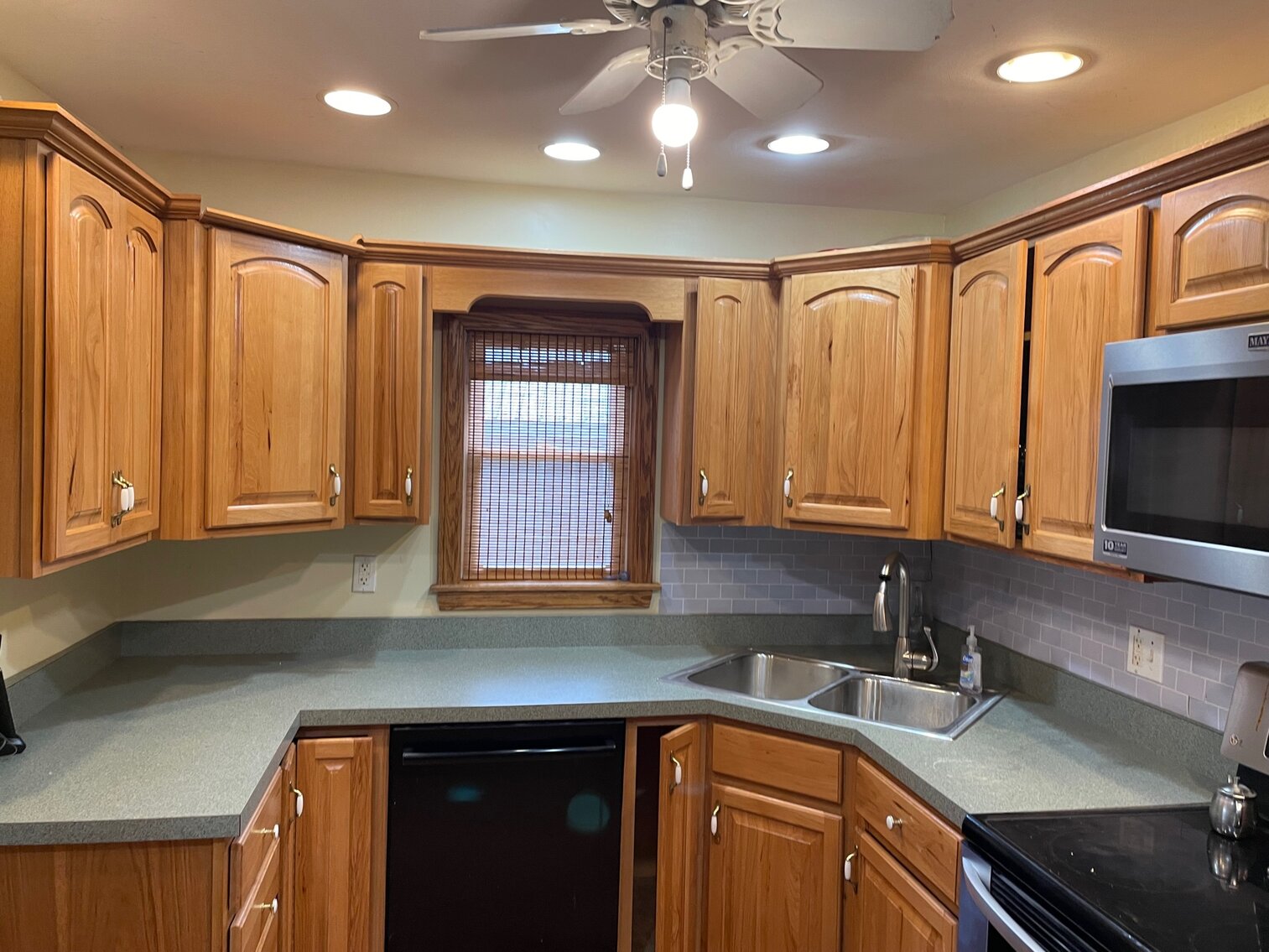 Image for SOLD $55,000 - 5 Bedroom in Charleston