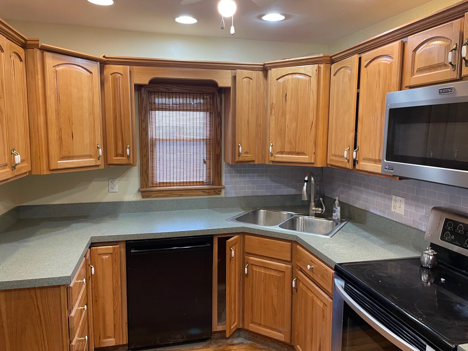 Image for SOLD $55,000 - 5 Bedroom in Charleston